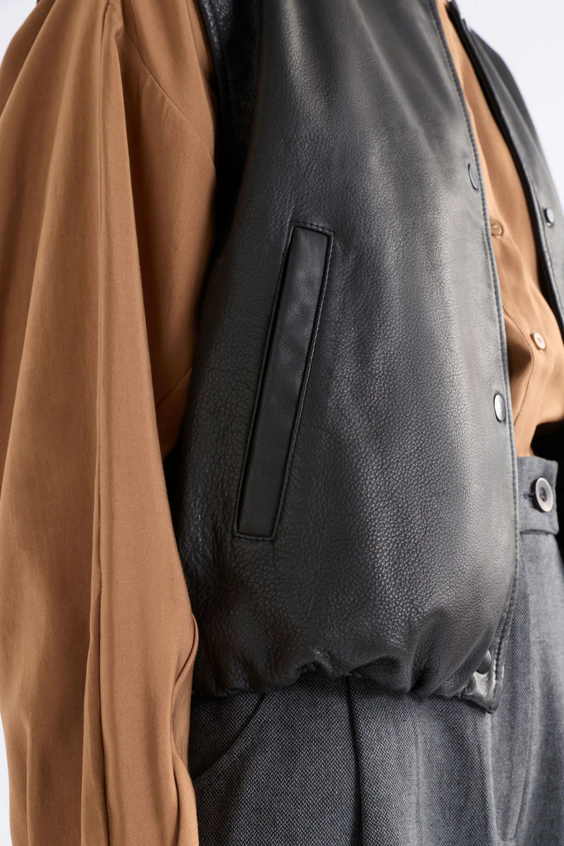 Elk Striind Vest Black Leather